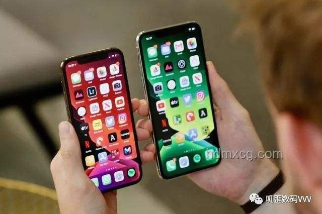 网友吐槽iOS26设计，坚守iOS17的抉择与系统回退策略